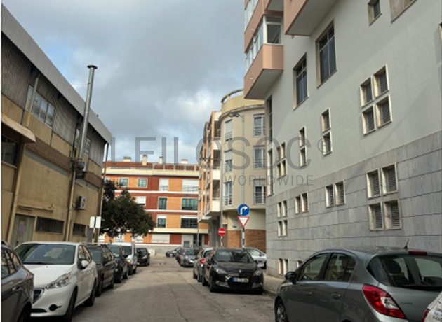 Lugar de Garagem · Cova da Piedade, Almada