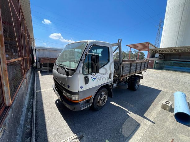Mitsubishi Canter · Ano 2002