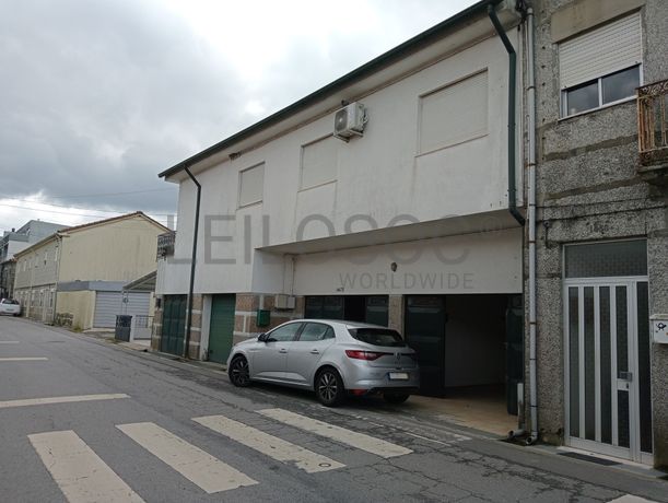 Proporção de 1/2 de Armazém · São Torcato, Guimarães