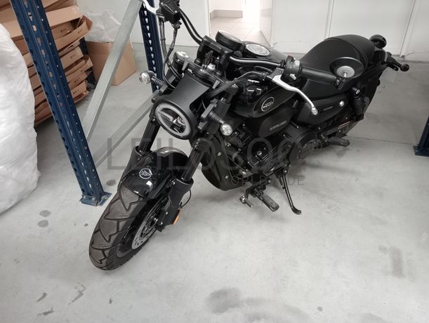 Motociclo “KEEWAY V-CRUISE”