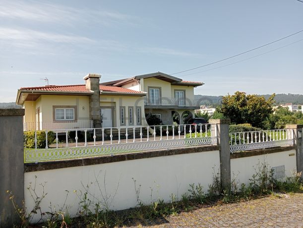Moradia V3 + Terreno · Braga