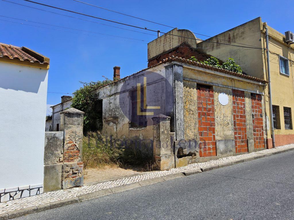 Fotografia de imóvel: Prédio urbano destinado a comércio (Proc 1362/23.7T8STR Insolvência de Panificação Benaventense, Lda)