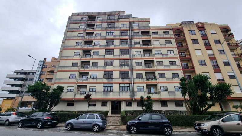 Apartamento (T3) - (c/121,00m²) - Santa Marinha / Vila Nova de Gaia