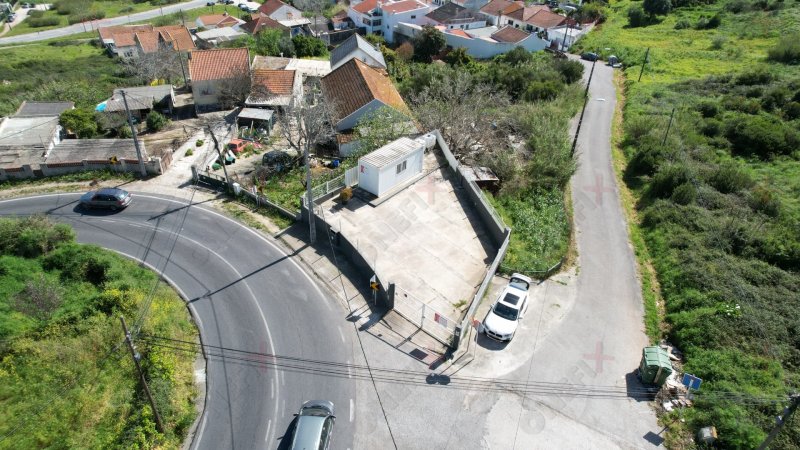 Rústico (c/ contentor escritório) - (c/ 279,00m²) – Loures