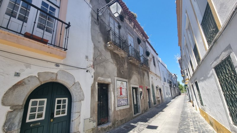 Fotografia de imóvel: Prédio de 2 pisos - (c/ 252,00m²) - São João Baptista / Beja