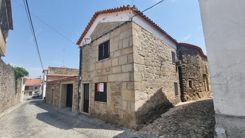 Fotografia de imóvel: Moradia T3 - (c/100,00m²) - Póvoa de Rio de Moinhos / Castelo Branco