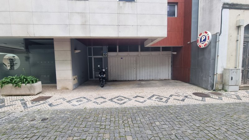 Fotografia de imóvel: Garagem p/ velocípedes - (c/ 48,44m²) – São Julião / Figueira da Foz