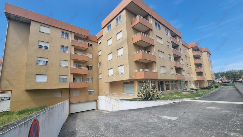 Fotografia de imóvel: Garagem “FG” - (c/ 13,50m²) – Arcozelo / Vila Nova de Gaia