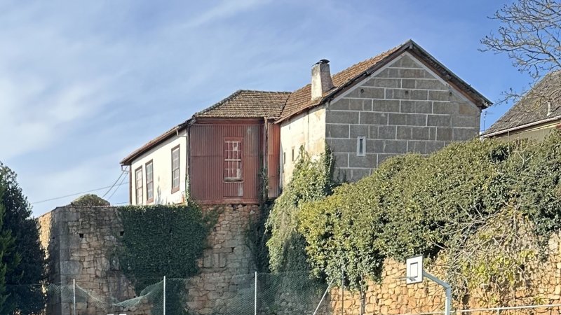 Fotografia de imóvel: 1/3 Moradia (2 Pisos) - (c/360,00m²) – Sabrosa / Vila Real