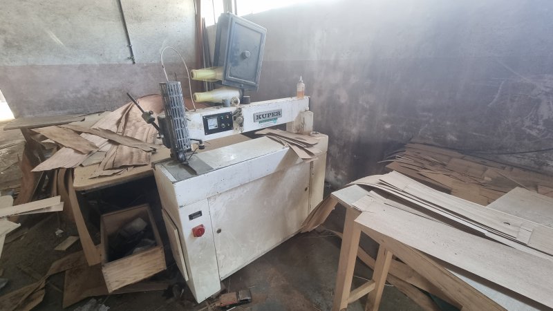 Fotografia de equipamento: Máquina de coser folha Kuper FW/J 900