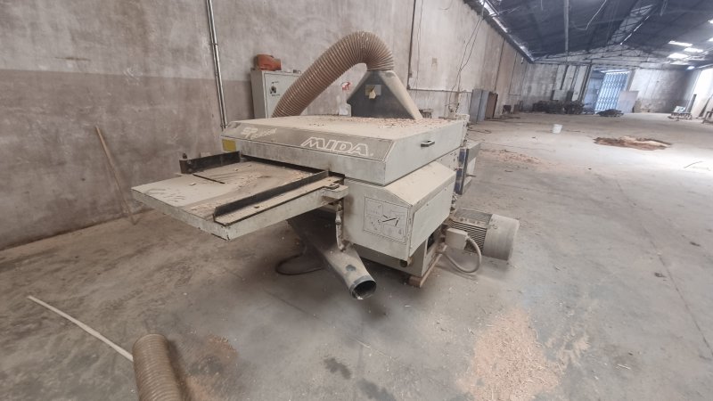 Fotografia de equipamento: Desengrossadeira MIDA SP4.710
