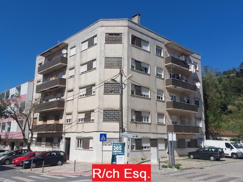 Apartamento T4 (92,75m2) (Fracção C) Rch Esq. - TRAFARIA