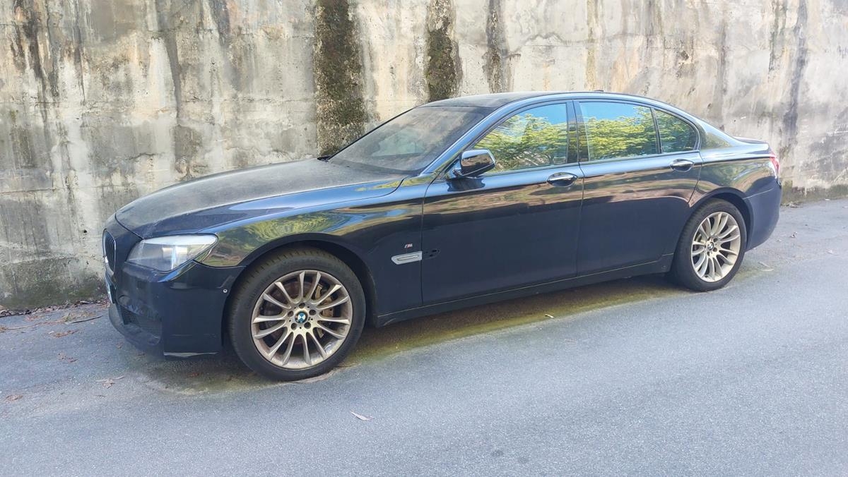 Fotografia de veículo: BMW 7L 2010