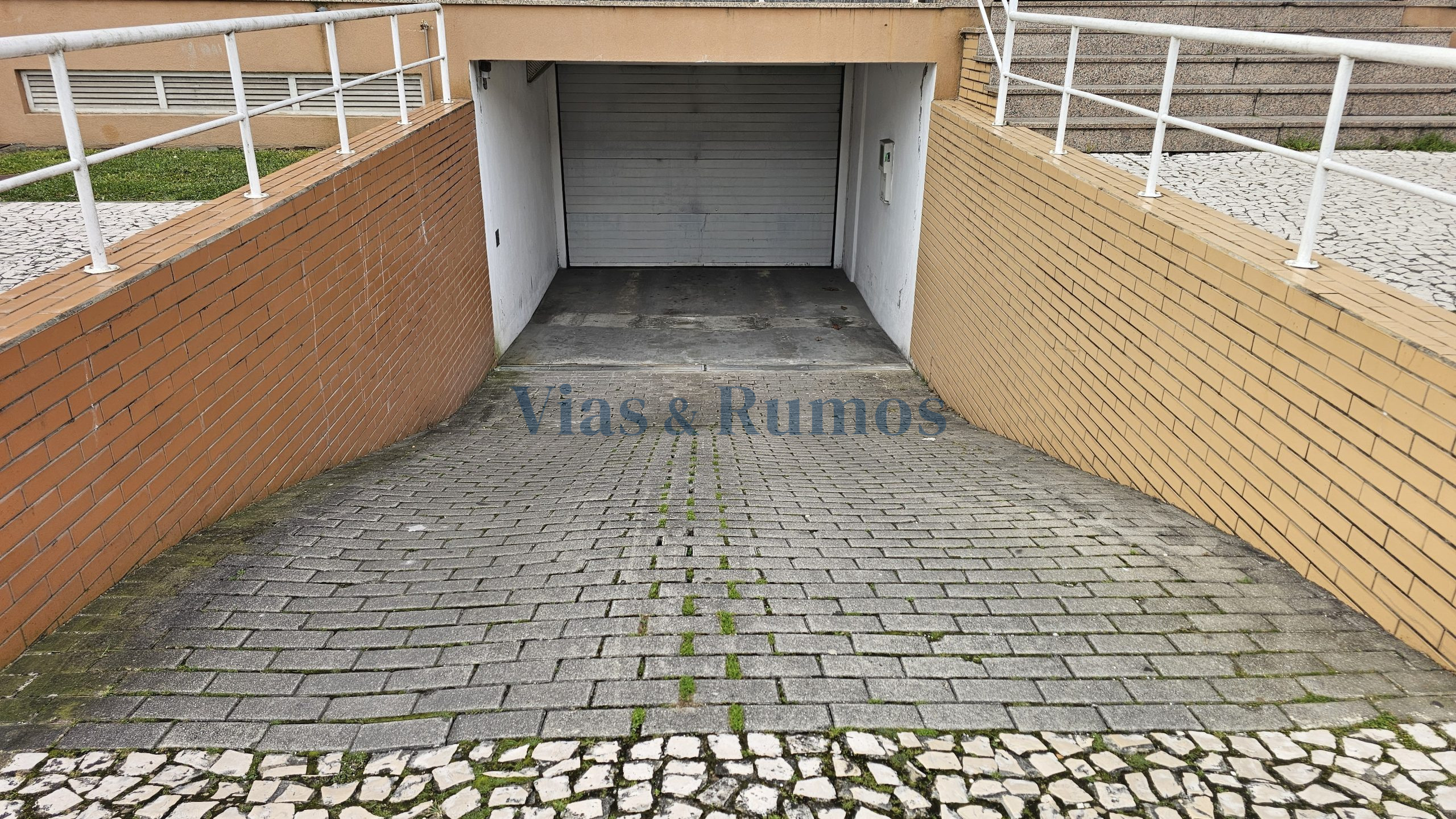 Fotografia de imóvel: Estacionamento
