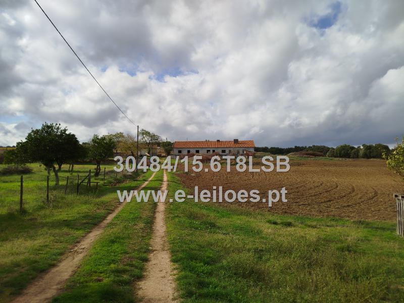 Fotografia de imóvel: 1/4 do direito de indiviso - PRÉDIO MISTO SITUADO EM ESTREMOZ