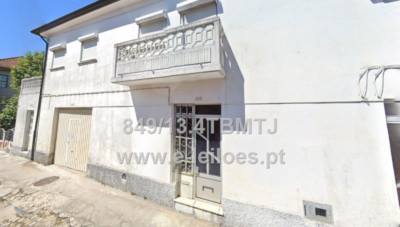 Fotografia de imóvel: 1/27 de Moradia de 2 Pisos com Quintal