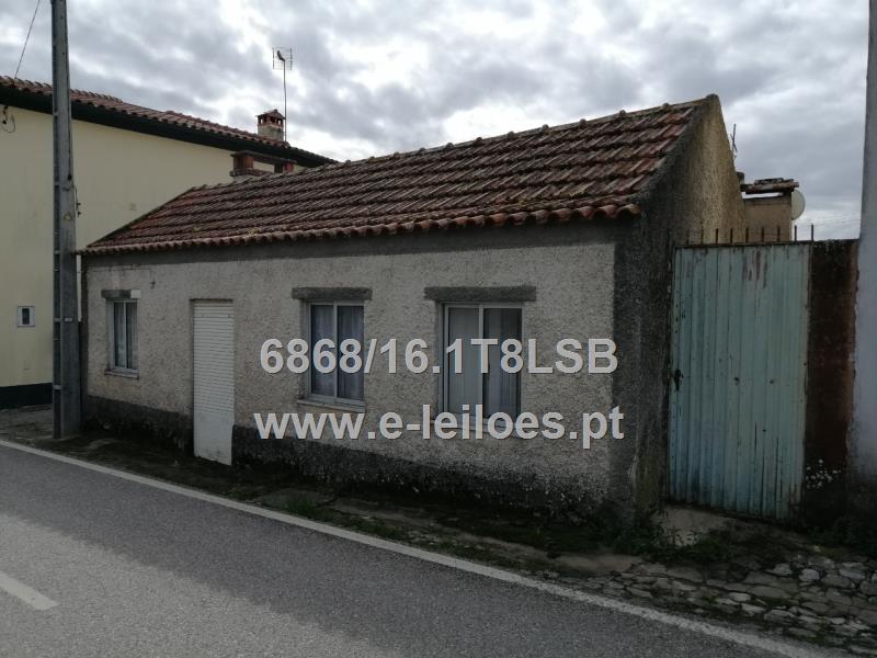 Fotografia de imóvel: 1/2 Casa de habitação e logradouro em Carapinheira/Montemor-o-Velho