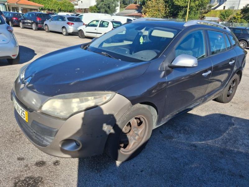 Fotografia de veículo: Veículo automóvel