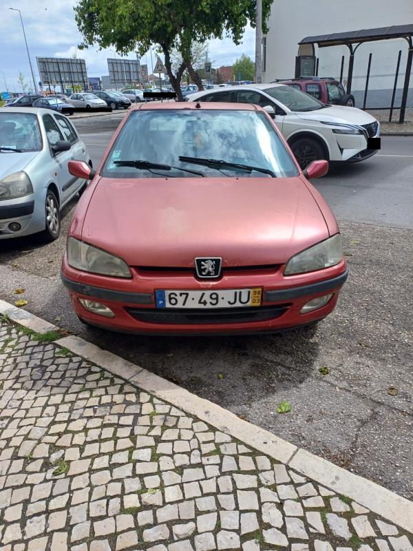 Fotografia de veículo: Veículo Ligeiro de passageiros de marca PEUGEOT