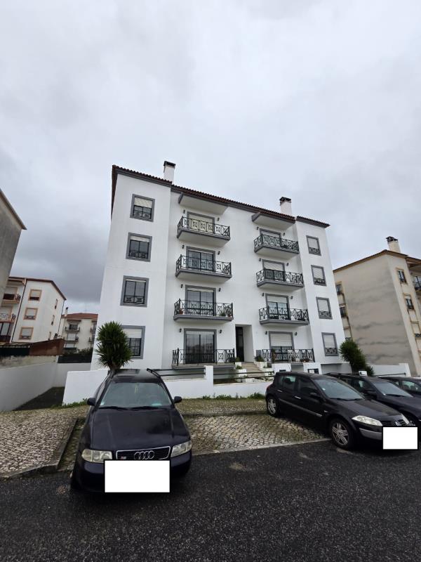 Fotografia de imóvel: Apartamento T3 com garagem sito em Caldas da Rainha