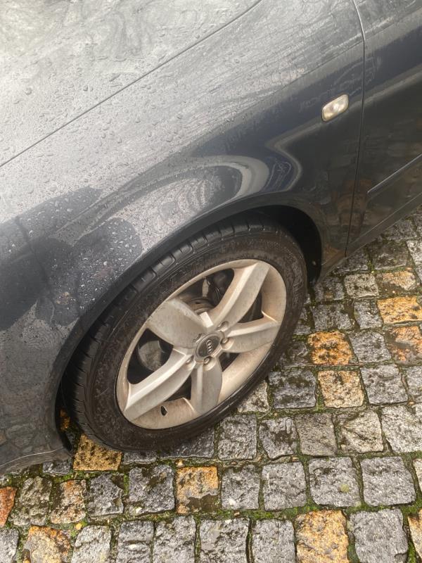 Veículo automóvel de marca AUDI