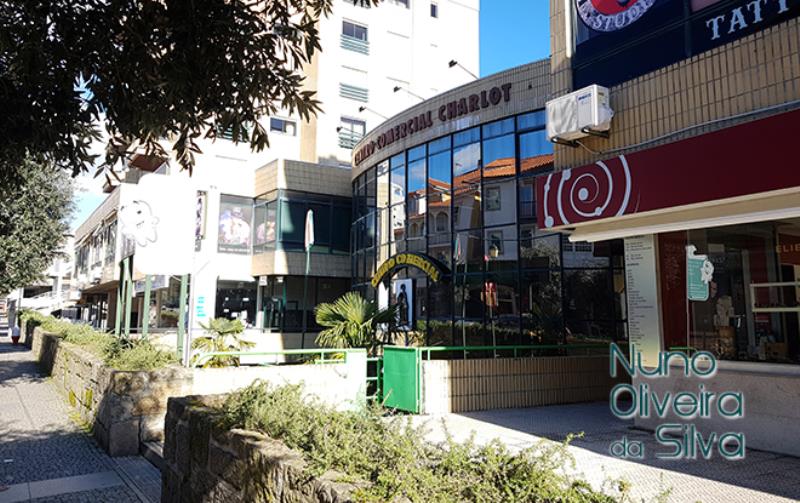 Loja no Centro Comercial Charlot, Chaves - V86