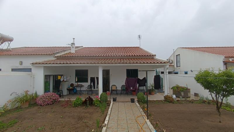 Fotografia de imóvel: Direito de Usufruto - Imovel T3 em Viana do Alentejo