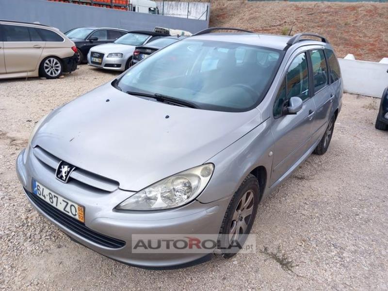 Fotografia de veículo: Veículo automóvel ligeiro de passageiros da marca PEUGEOT