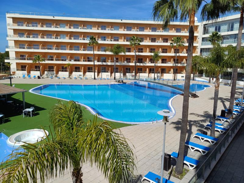 Fotografia de imóvel: 1/2 do imóvel T1 - Albufeira