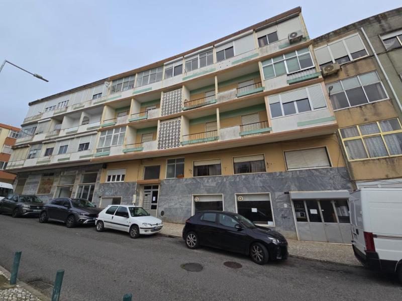 Fotografia de imóvel: Apartamento sito em Rio de Mouro