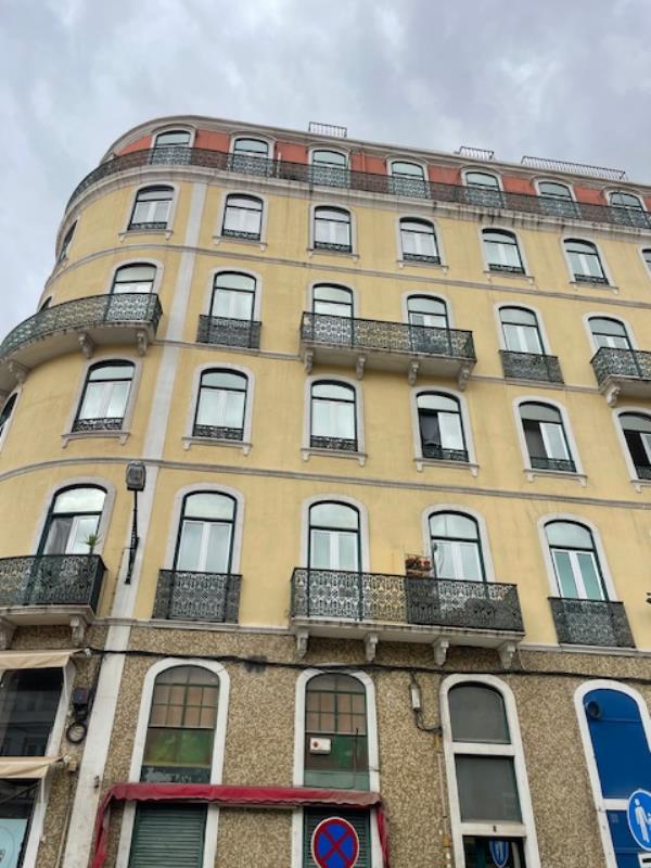Fotografia de imóvel: Apartamento T2 - Largo Santa Bárbara- Lisboa