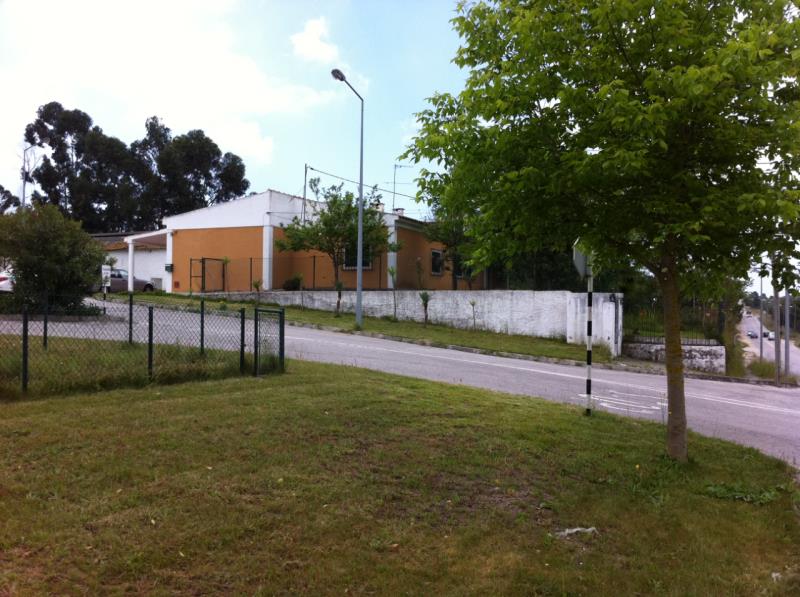 Fotografia de imóvel: Prédio urbano sito no Pinhal do General, Fernão Ferro