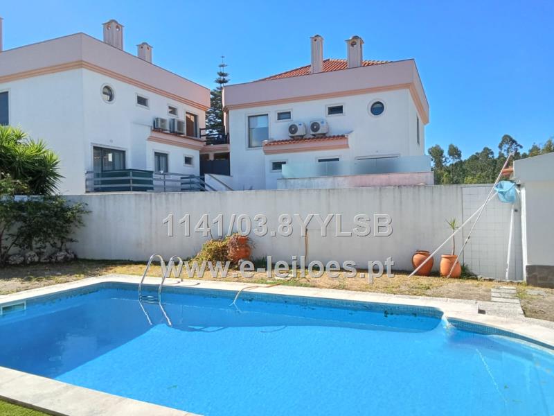 MORADIA T4 COM PISCINA MARISSOL