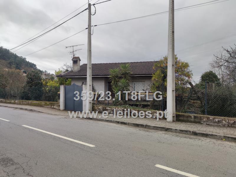 Lote composto por 1 prédio urbano e 1 prédio rústico