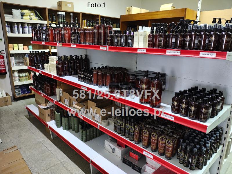 PRODUTOS, EQUIPAMENTO E MOBILIÁRIO DE CABELEIREIRO