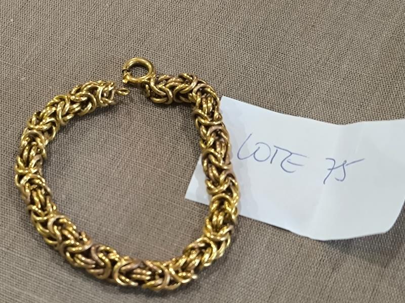 Fotografia de mobiliário: Pulseira de virolinha em ouro