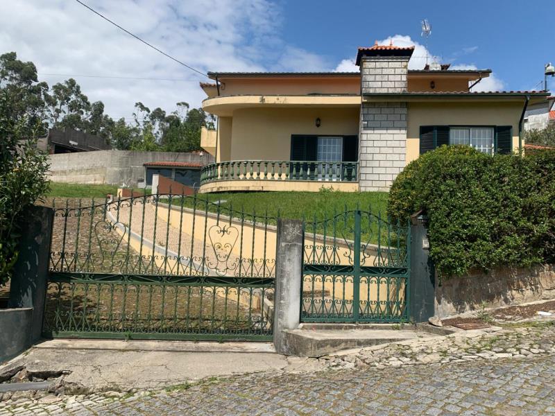 Fotografia de imóvel: Prédio Misto em Alvelos