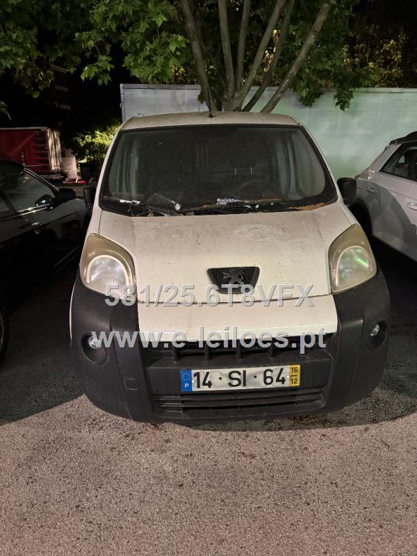 Viatura Peugeot Biiper matricula 14-SI-64 ano de 2016