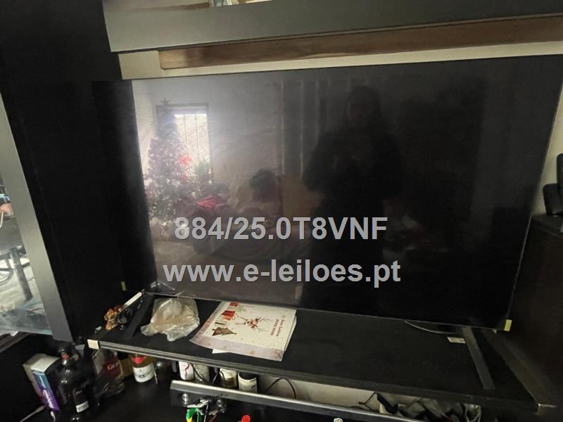 Uma televisão da marca Oled, modelo OLED48A162A - Verba 1