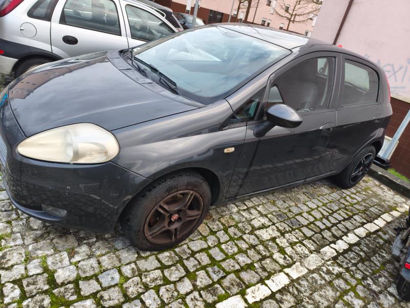 Fotografia de veículo: Veículo de Matricula 61-JI-07Marca  FIAT modelo 199