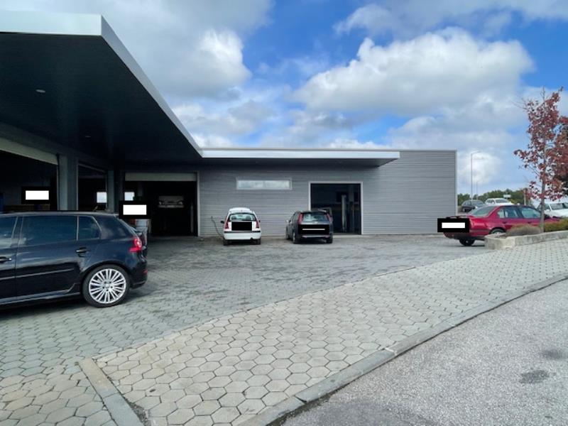 Fotografia de imóvel: Armazém destinado a oficina com 1500m2 em Moimenta da Beira