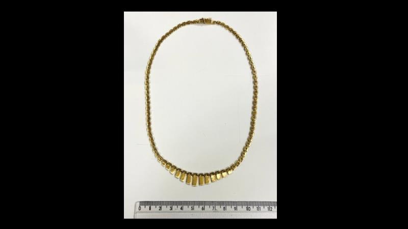 Fotografia de equipamento: Peças de Ouro e Relojoaria - Lisboa (V.6 - Cautela 140 - V. 6.140.1)