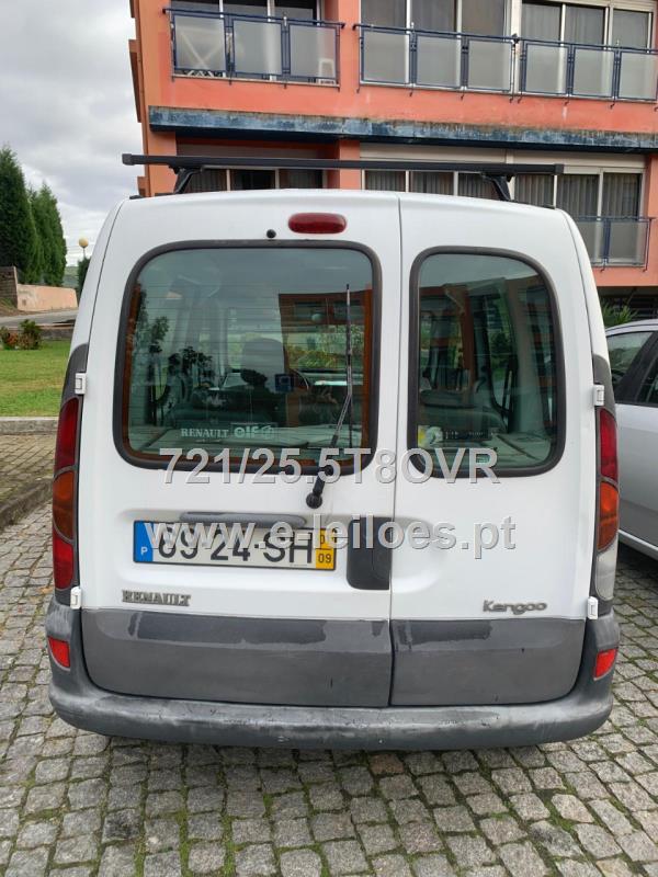 Veículo Ligeiro de passageiros de marca Renault
