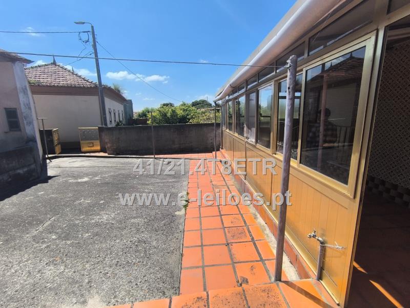 Casa na Murtosa, com bens móveis