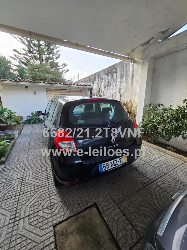 Veículo ligeiro de passageiros, marca RENAULT, modelo R
