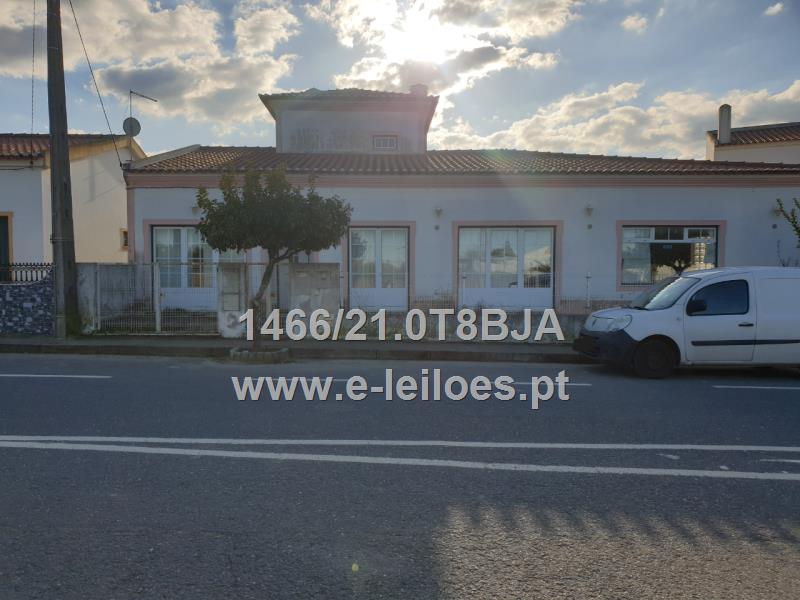 Moradia com a tipologia T1 situada em Santa Clara a Nova, concelho de Almodôvar