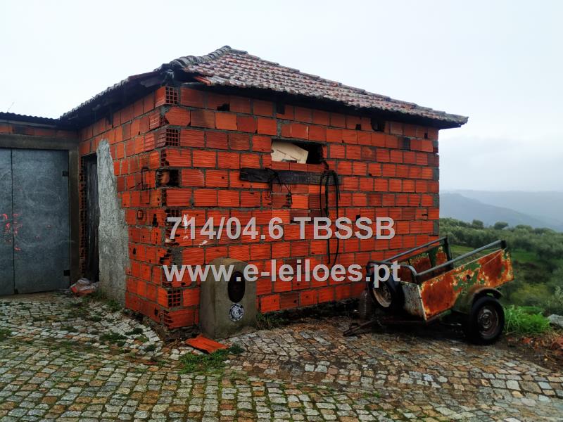 Imóvel composto de 2 divisões para arrumos em Vilarinho do Monte