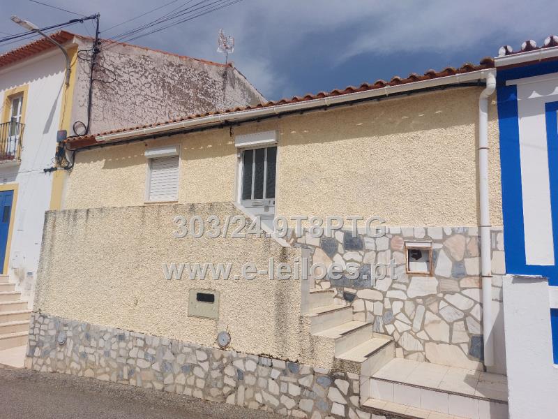 Casa de rés do chão com logradouro em Terrugem, Elvas
