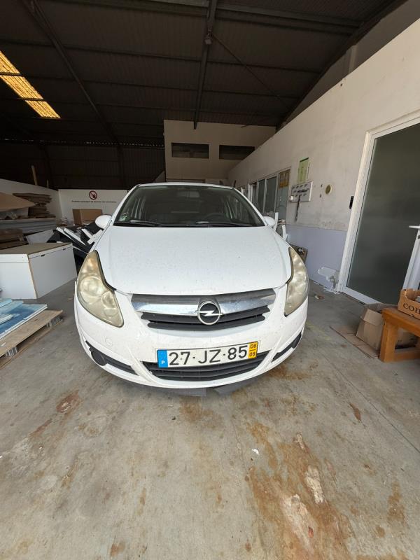 Fotografia de veículo: Veículo ligeiro de mercadorias, da marca Opel, modelo Corsa, de agosto de 2008