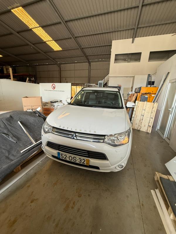 Fotografia de veículo: Veículo ligeiro de passageiros, da marca Mitsubishi, modelo Outlander (CW0), de